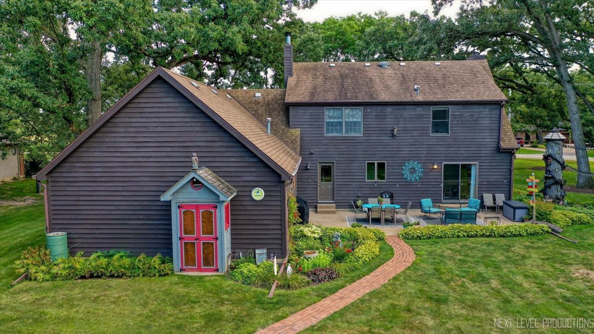 9499 Corneils Road Bristol, IL 60512 - Photo 3 of 49 Gallery Image 3