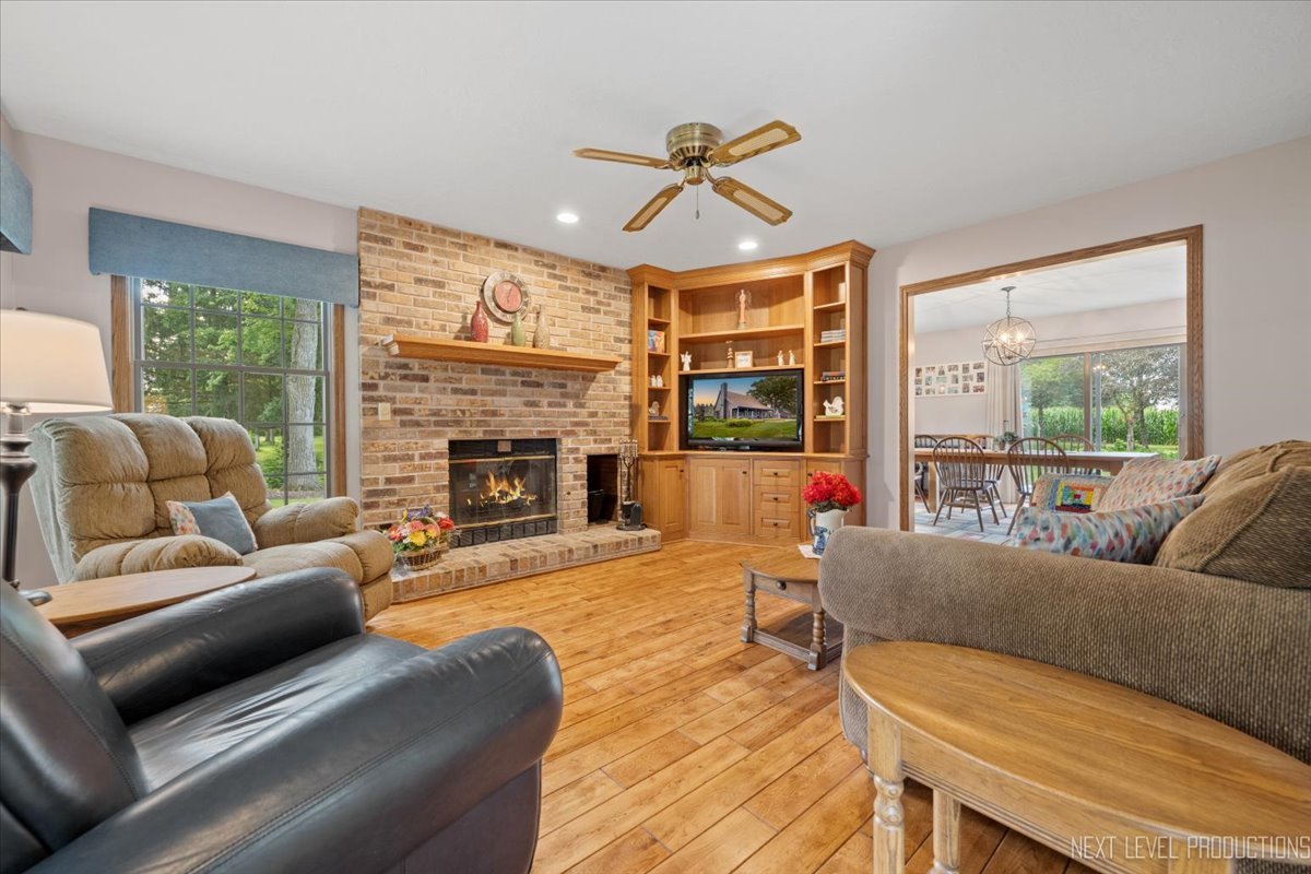 9499 Corneils Road Bristol, IL 60512 - Photo 5 of 49 Gallery Image 5