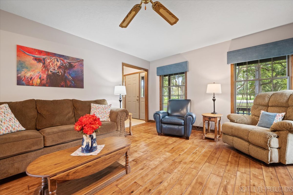 9499 Corneils Road Bristol, IL 60512 - Photo 7 of 49 Gallery Image 7