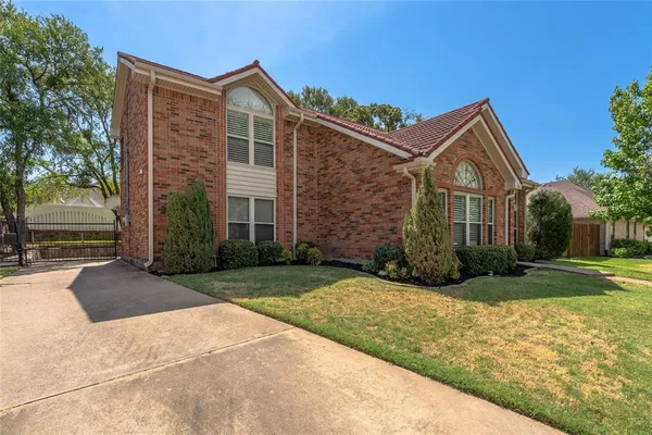 $2,800 | 3104 Steve Drive, Hurst, TX 76054