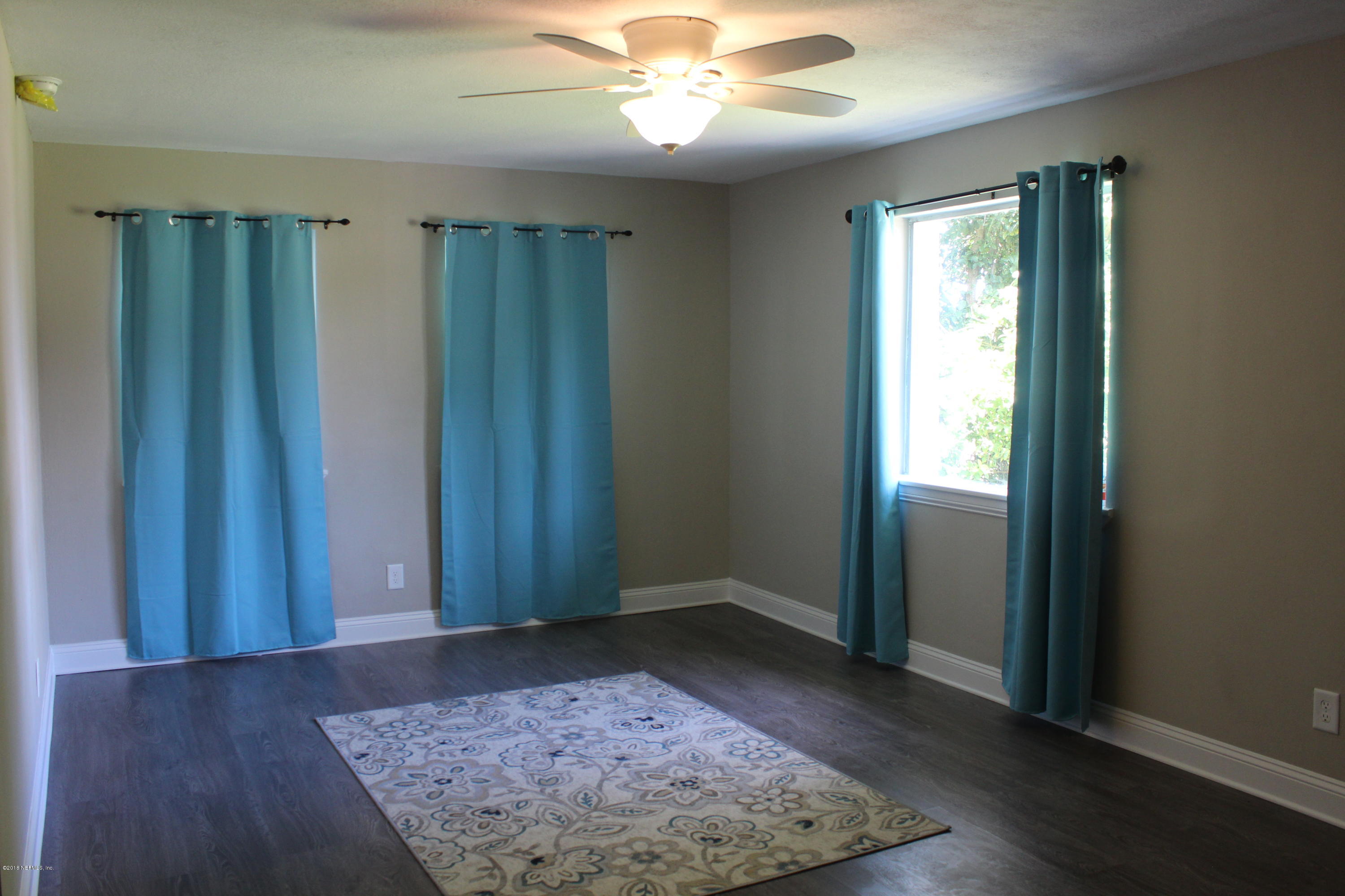1978 Ribault Scenic Drive Jacksonville, FL 32208 - Photo 2 of 26 Family Room