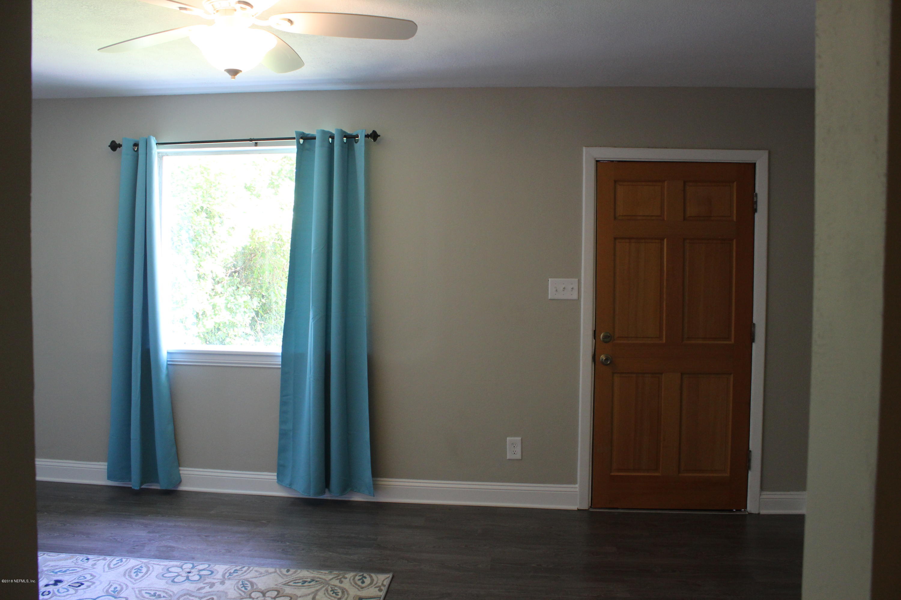 1978 Ribault Scenic Drive Jacksonville, FL 32208 - Photo 3 of 26 Family Room