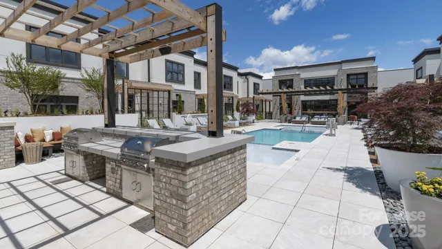 $3,323 | 4401 Barclay Downs Drive, Unit B7, Charlotte, NC 28211