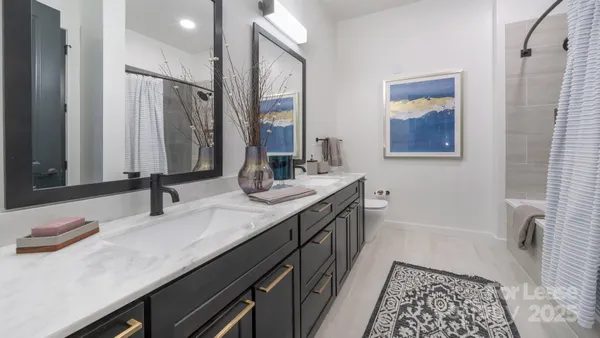 $3,001 | 4401 Barclay Downs Drive, Unit B7, Charlotte, NC 28211