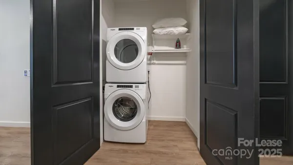 $3,000 | 4401 Barclay Downs Drive, Unit B7, Charlotte, NC 28211