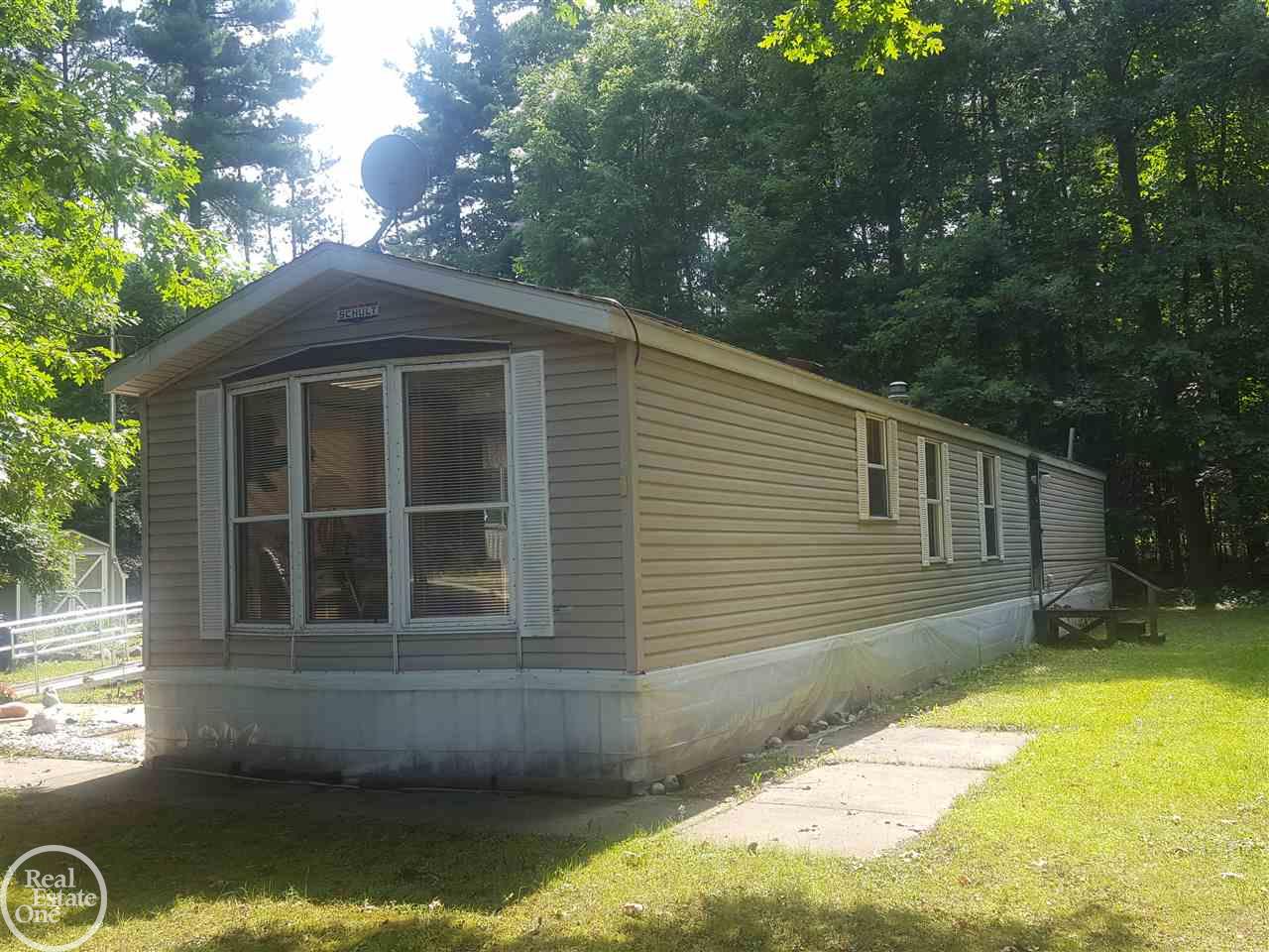 4675 Duce Road Avoca, MI 48006 - Photo 16 of 20 31300873-15.JPG