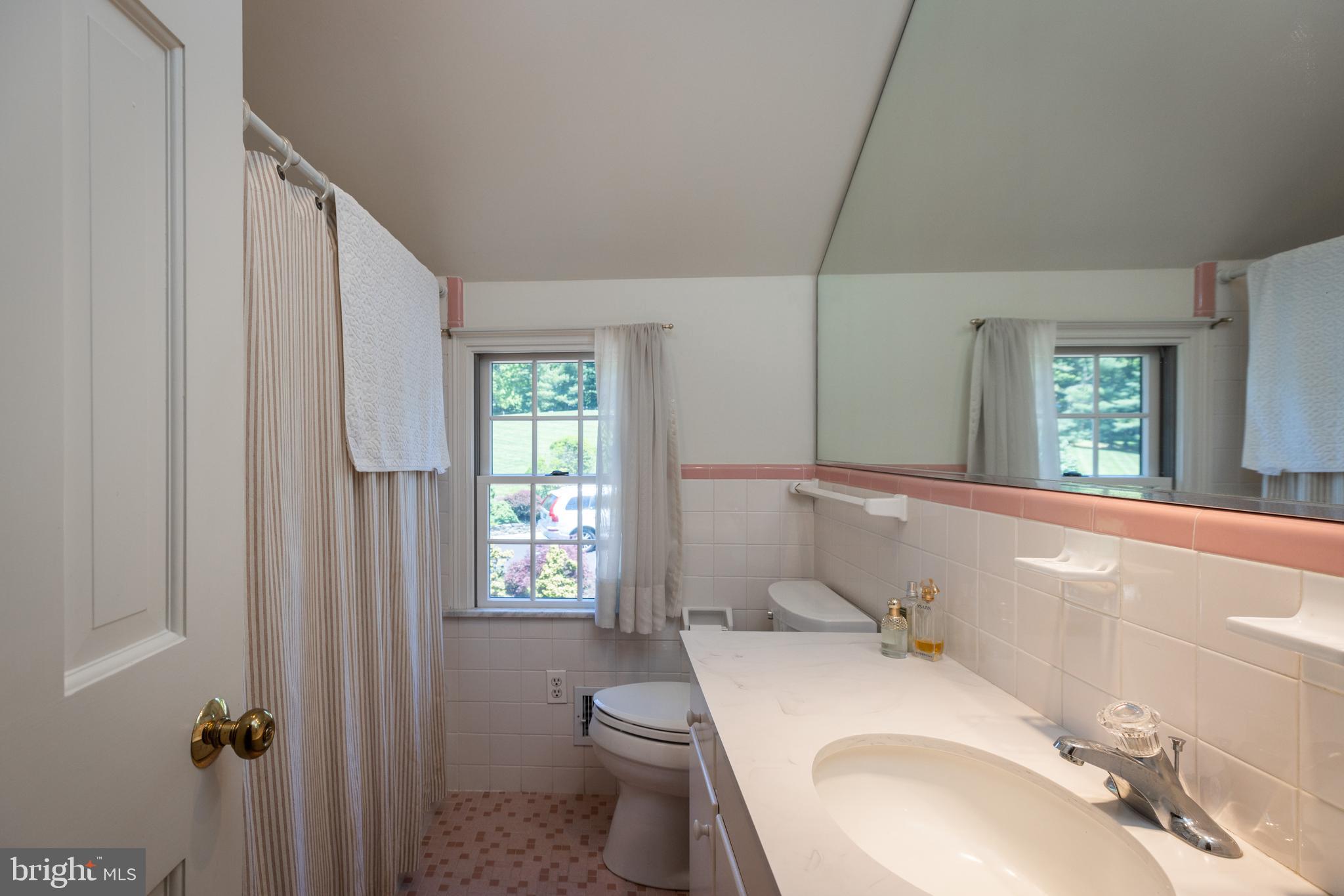 103 Crestwood Road Landenberg, PA 19350 - Photo 28 of 43 Primary En Suite Bathroom