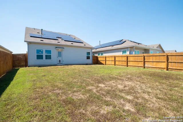 $1,725 | 9051 Navarro Vista, Seguin, TX 78155