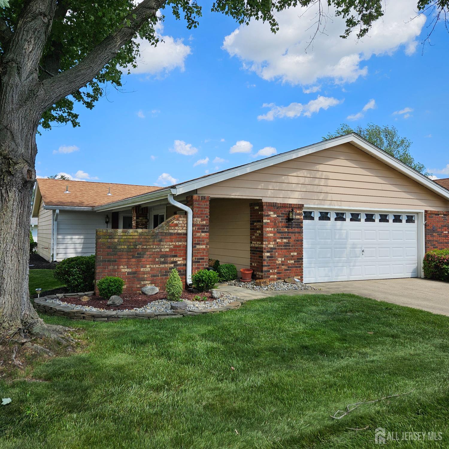 187 Newport Road, Unit A Monroe Township, NJ 08831 - Photo 3 of 26