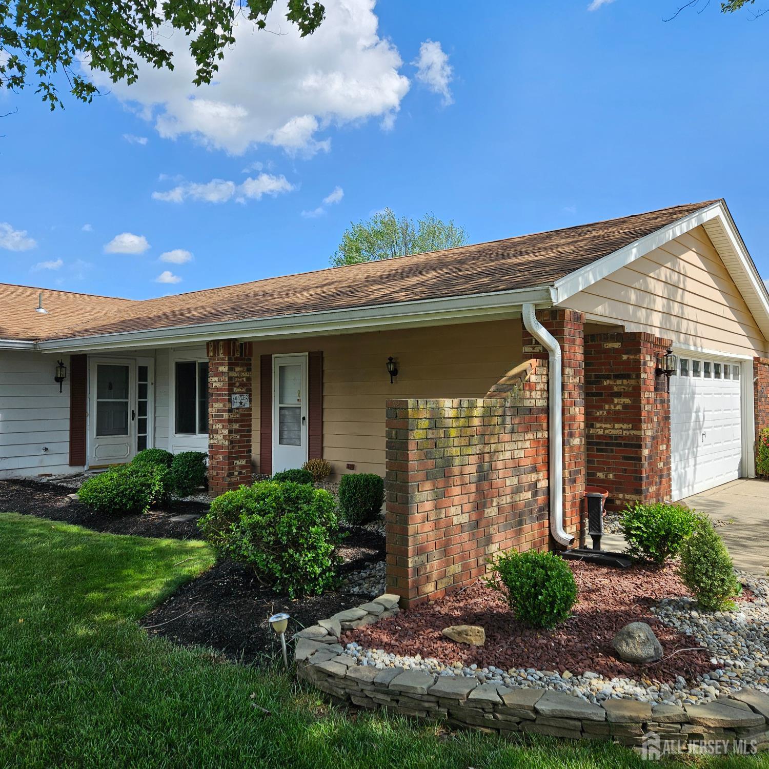 187 Newport Road, Unit A Monroe Township, NJ 08831 - Photo 5 of 26