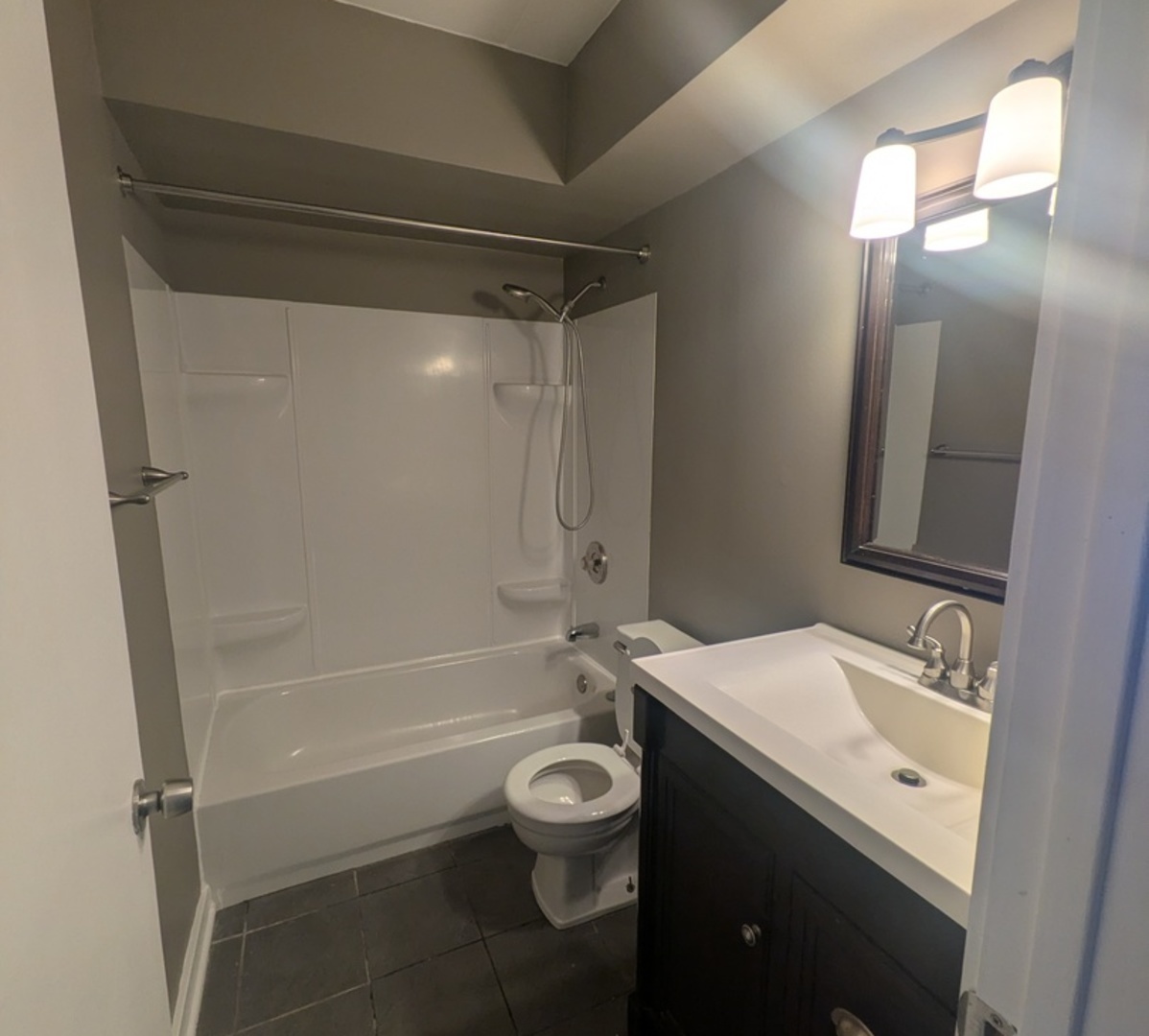 9812 Nottingham Avenue, Unit 16 Chicago Ridge, IL 60415 - Photo 7 of 18 Gallery Image 7