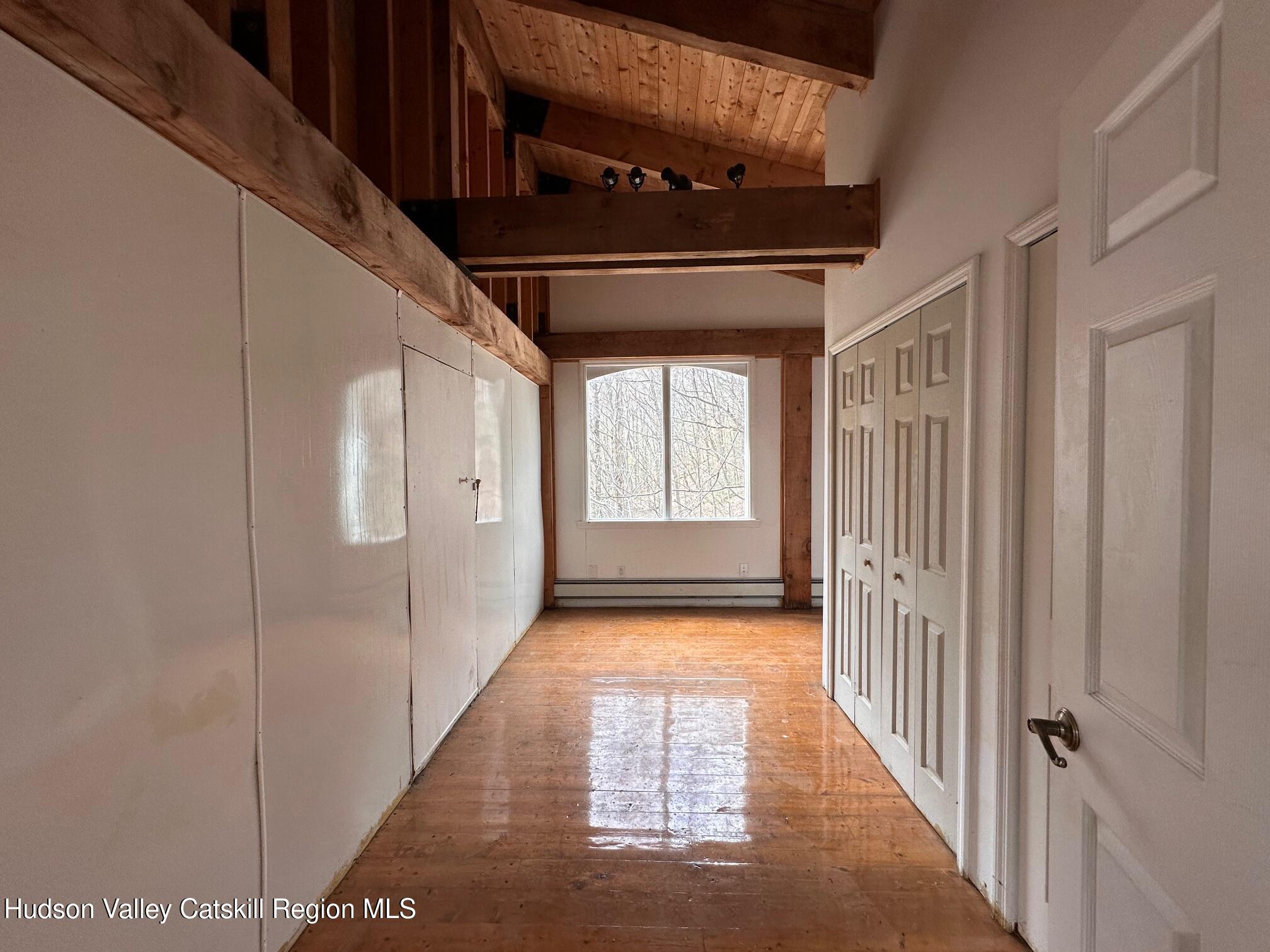 6 Riverbend Road Saugerties, NY 12477 - Photo 6 of 16 a view of hallway