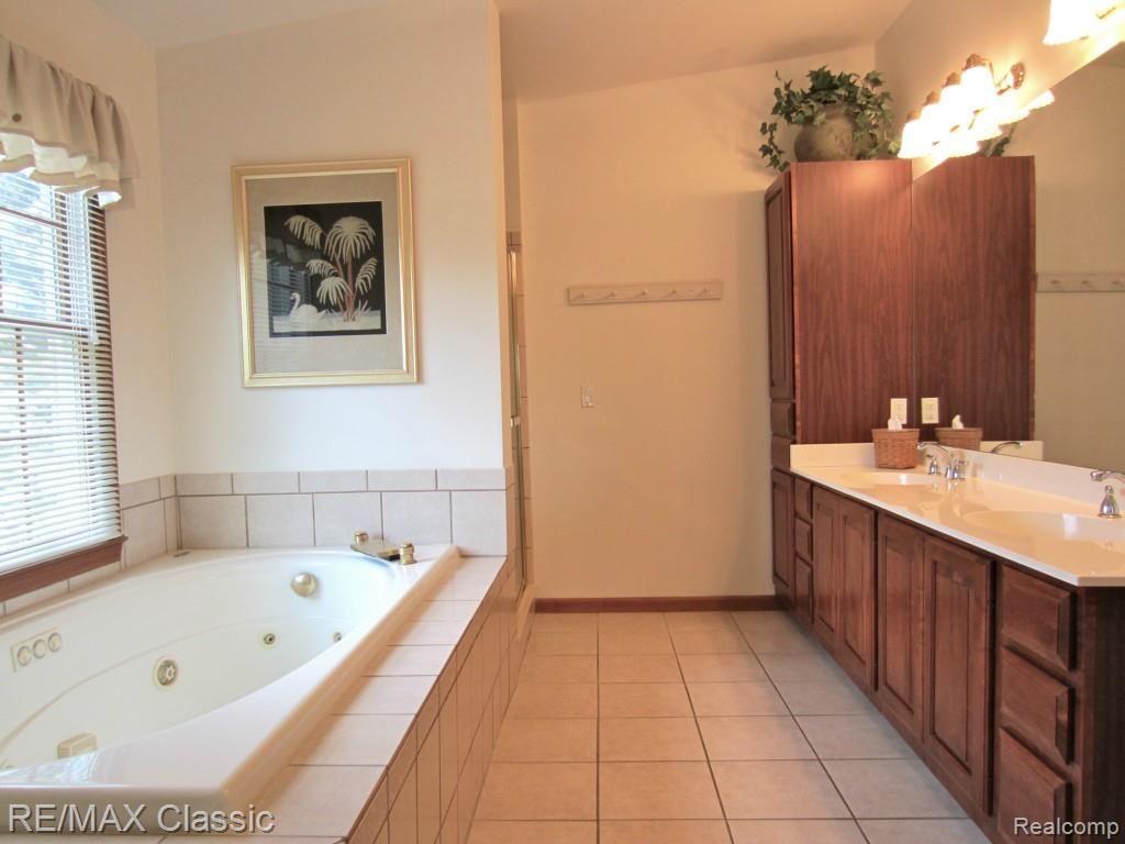 1461 Middle Road Highland, MI 48357 - Photo 18 of 44 1461 Pole Barn 024.jpg