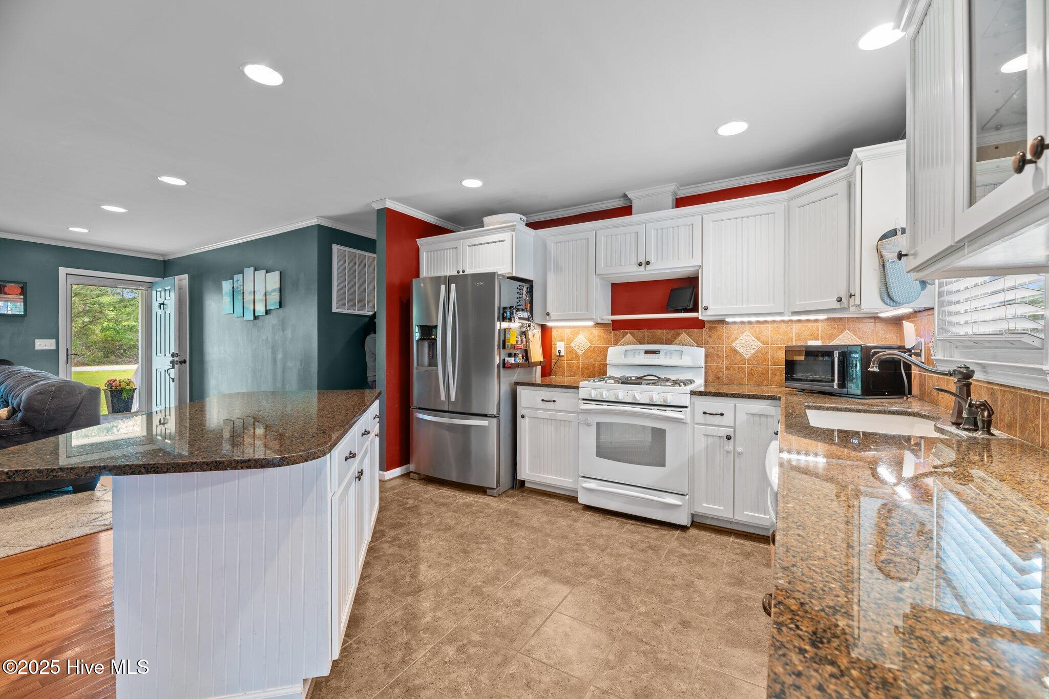 578 Alligator Loop Road Merritt, NC 28556 - Photo 10 of 57 Kitchen