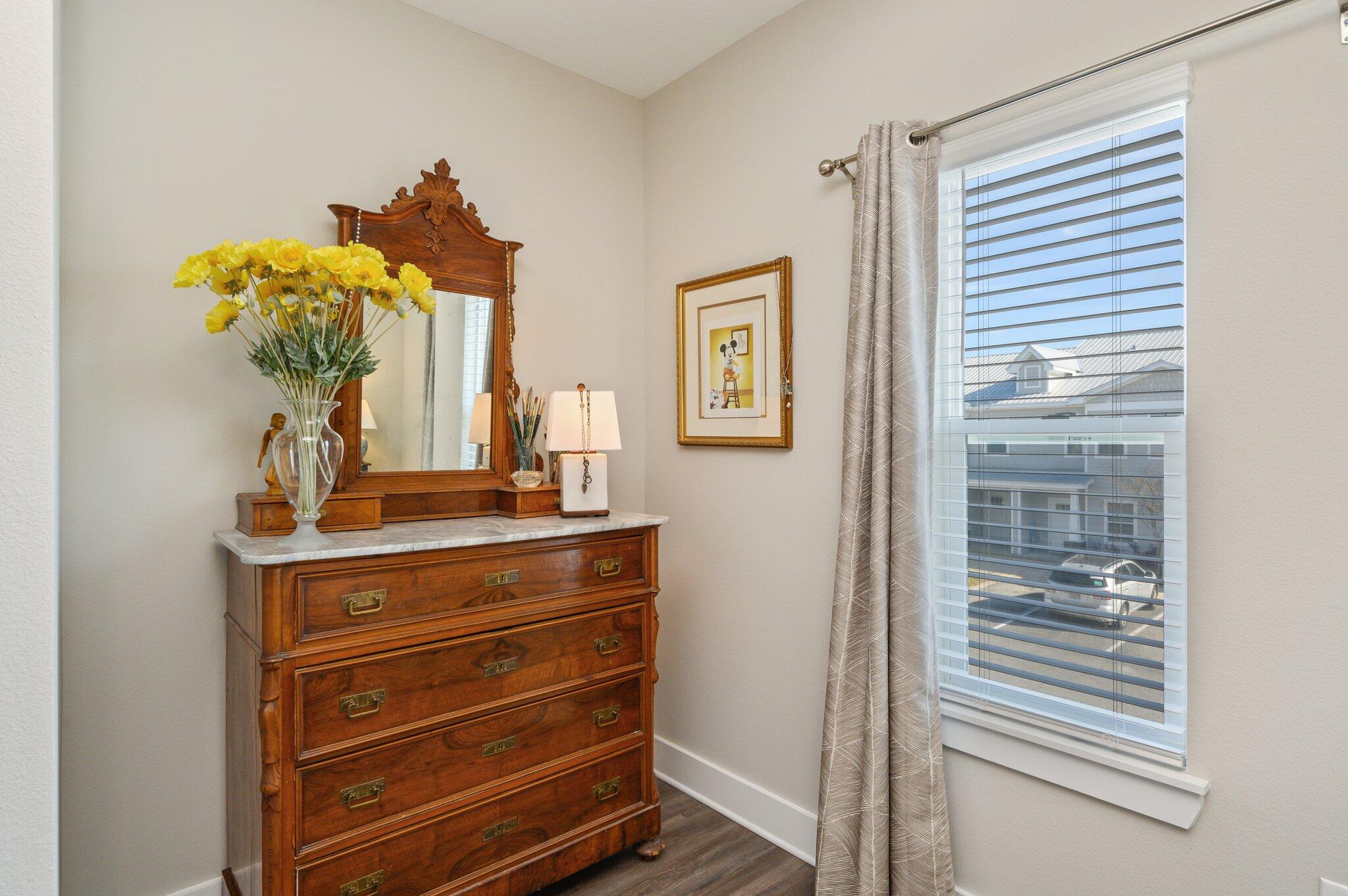 280 North Sand Palm Road Freeport, FL 32439 - Photo 21 of 34 a view of a entryway
