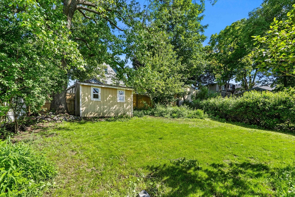 28 Hawthorne Street Lynn, MA 01902 - Photo 7 of 34