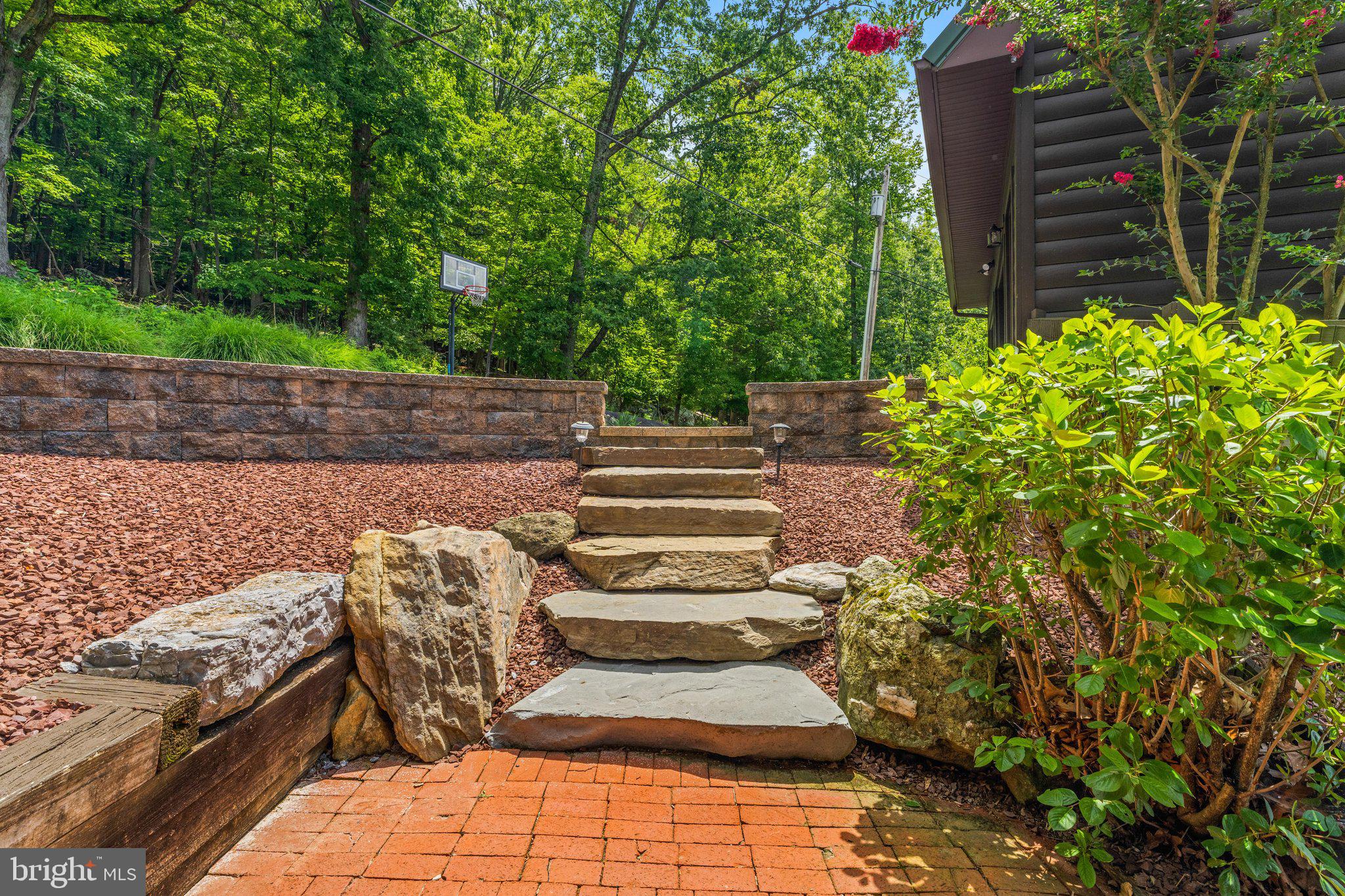 9124 Hawbottom Road Middletown, MD 21769 - Photo 4 of 62 Gallery Image 4
