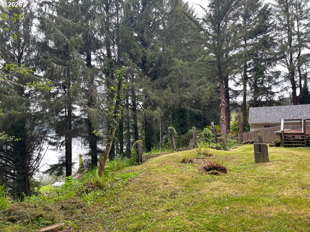 83027 Siltcoos Station Road Westlake, OR 97493 - Photo 10 of 14