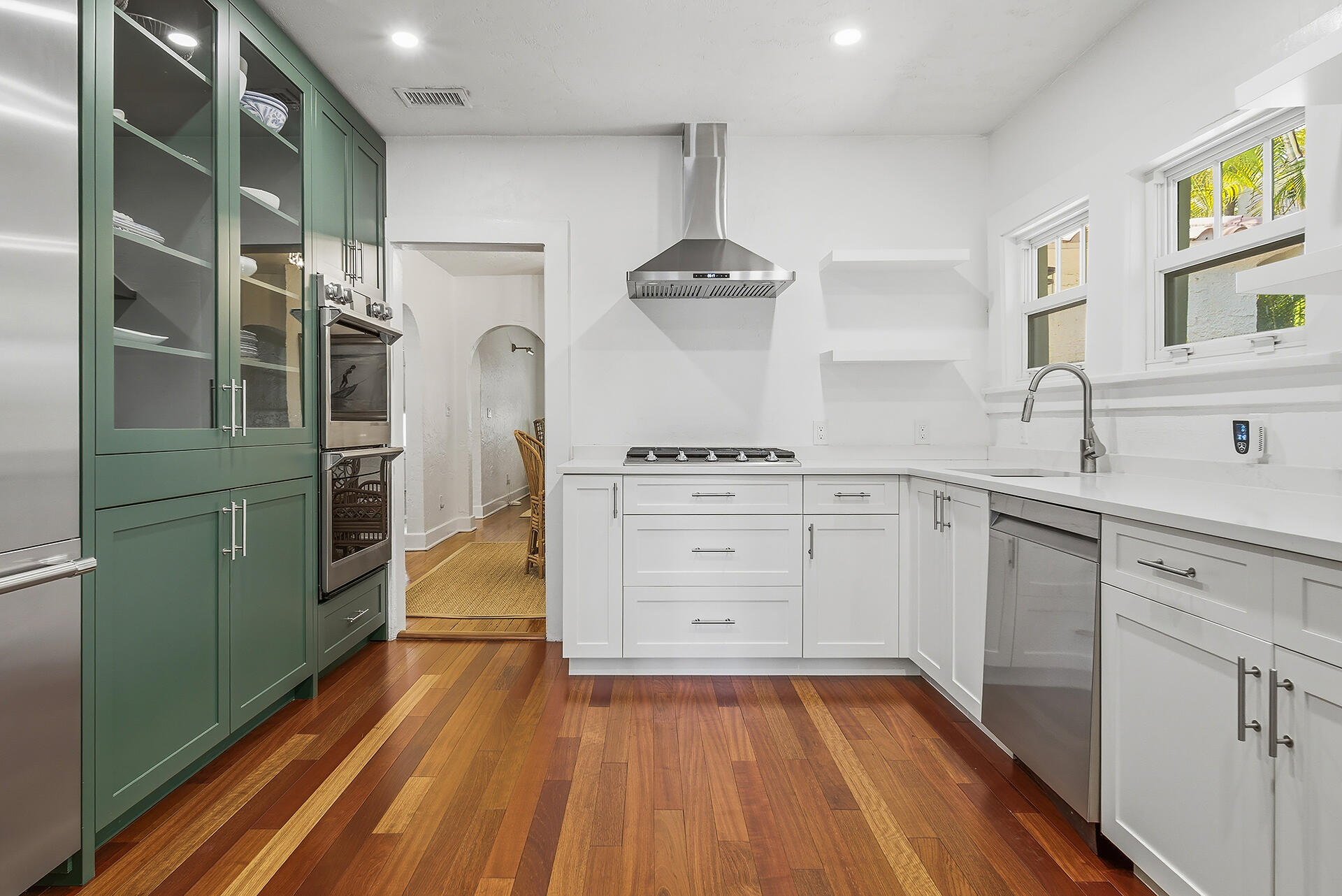 810 Avon Road West Palm Beach, FL 33401 - Photo 14 of 50 Kitchen