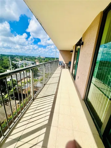 $2,600 | 1690 Southwest 27th Avenue, Unit 806, Miami, FL 33145