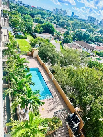 $2,600 | 1690 Southwest 27th Avenue, Unit 806, Miami, FL 33145