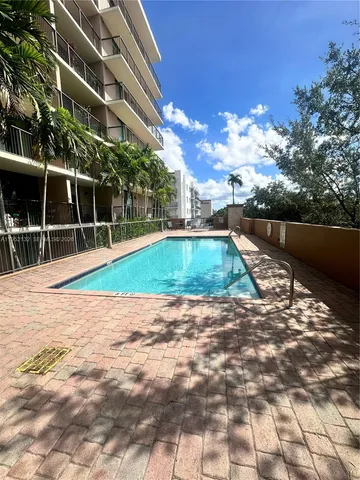 $2,600 | 1690 Southwest 27th Avenue, Unit 806, Miami, FL 33145