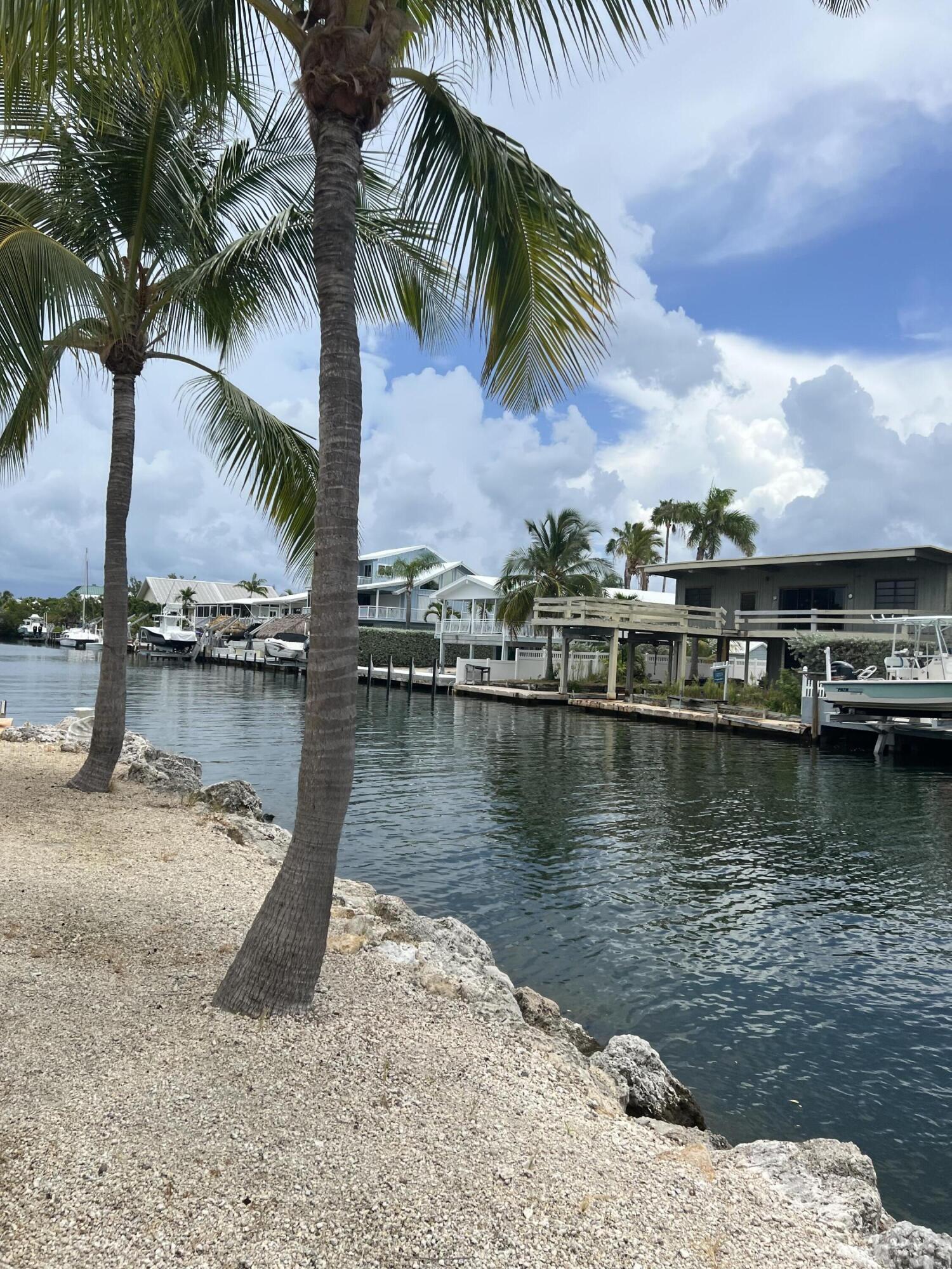 147 Redwing Road Tavernier, FL 33070 - Photo 9 of 11 20230718_173313532_iOS
