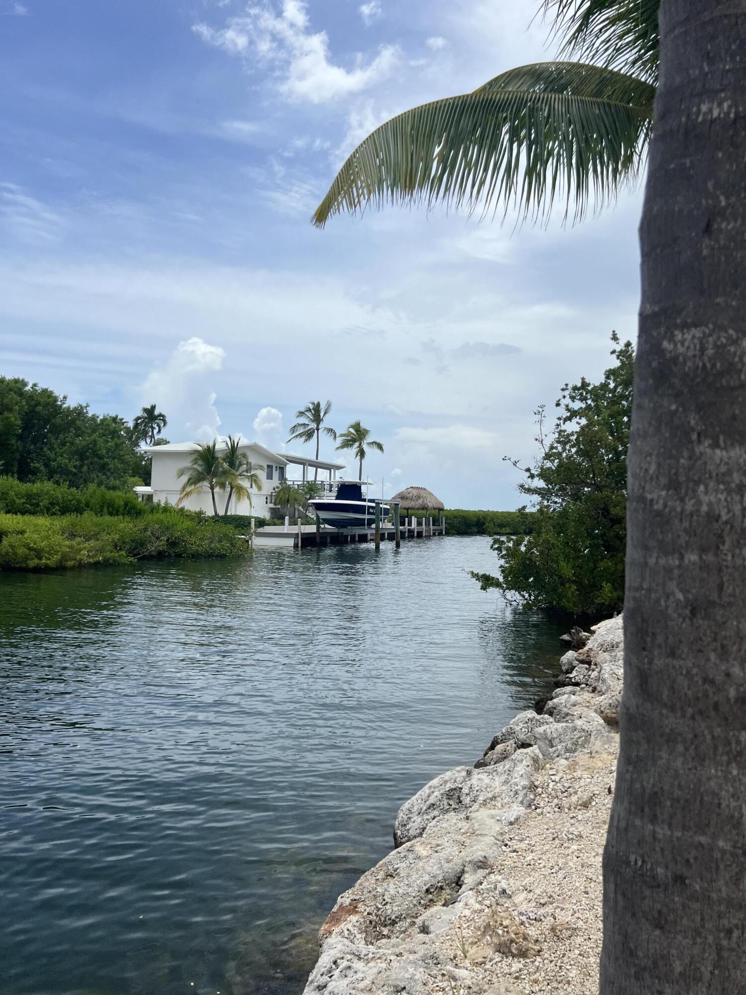 147 Redwing Road Tavernier, FL 33070 - Photo 10 of 11 20230718_173329504_iOS