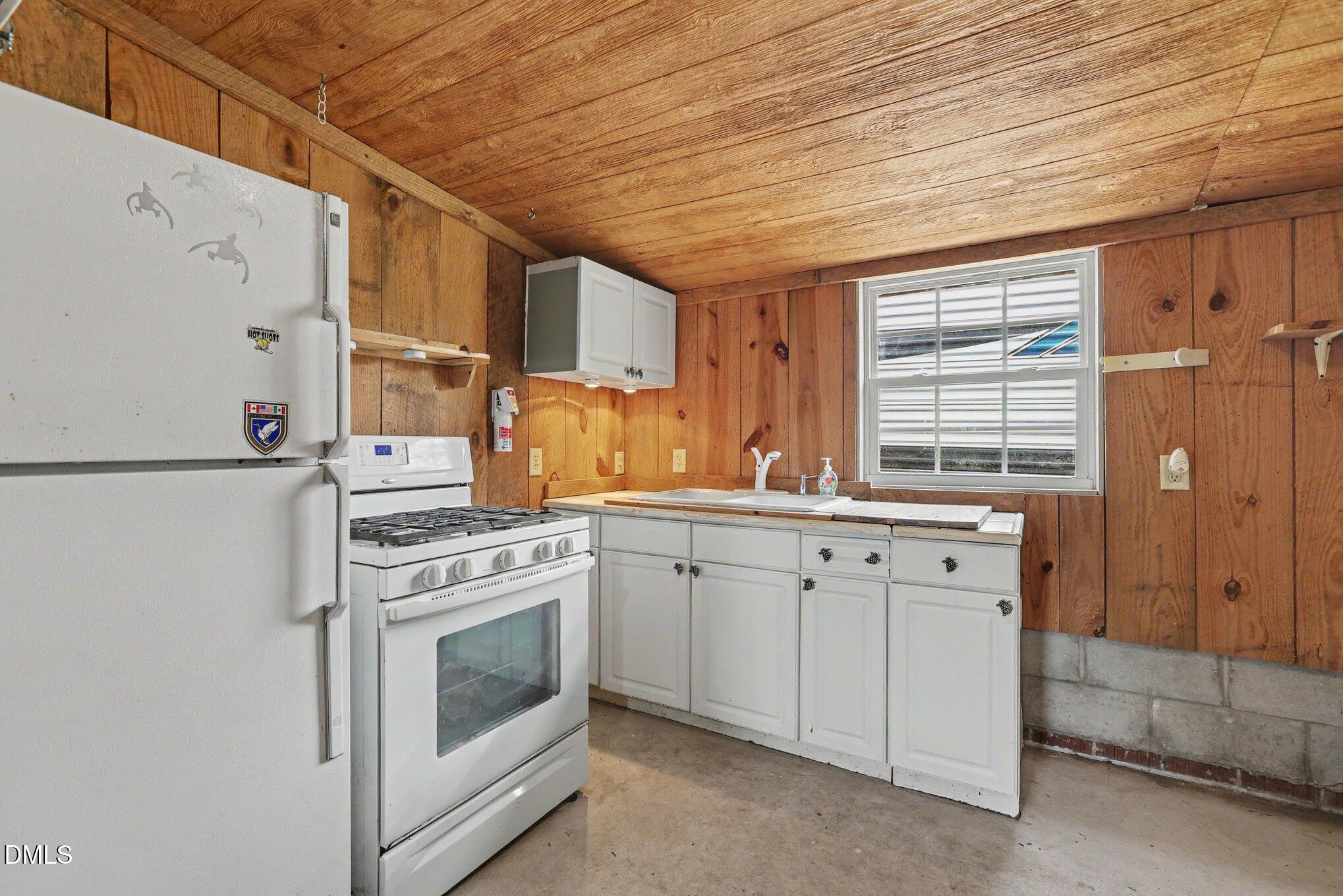 1782 Chicora Road Dunn, NC 28334 - Photo 54 of 65 Recreation Bldg