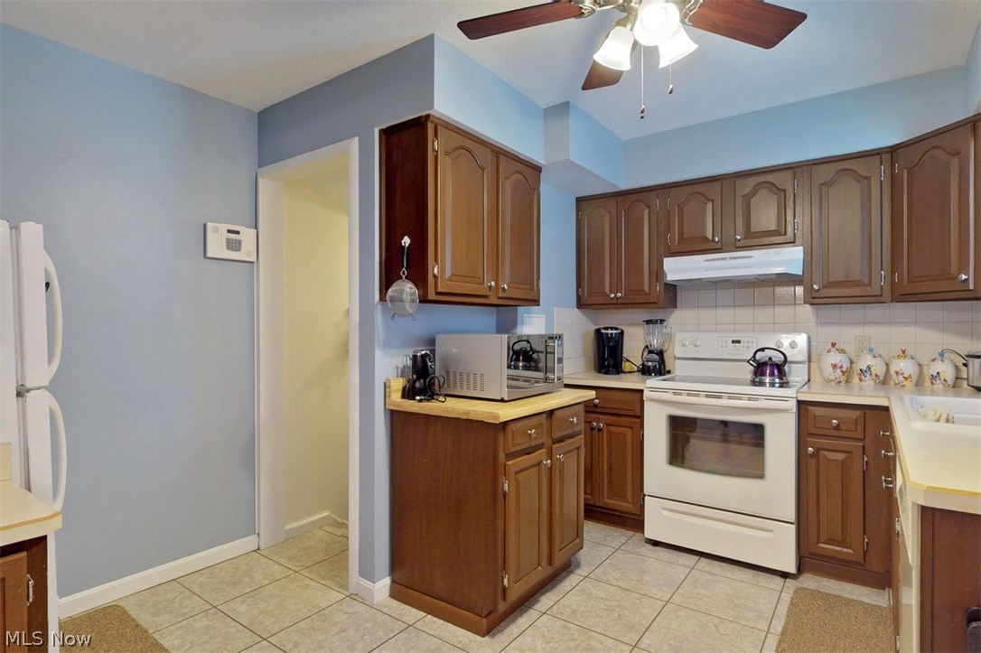 1559 Edgefield Road Lyndhurst, OH 44124 - Photo 15 of 29