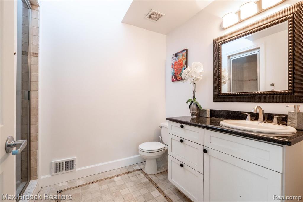 31170 Lahser Road Beverly Hills, MI 48025 - Photo 24 of 30