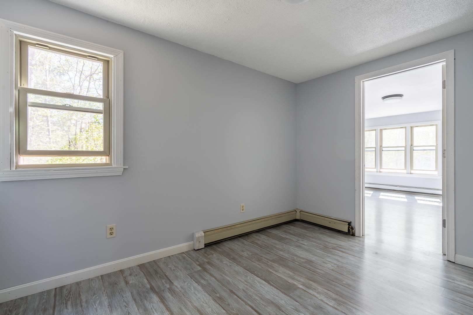 207 Whitehall Road Hooksett, NH 03106 - Photo 13 of 40