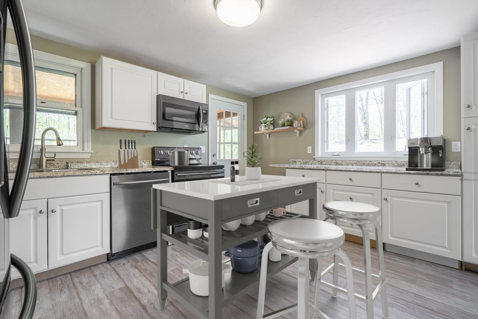 207 Whitehall Road Hooksett, NH 03106 - Photo 10 of 40