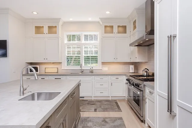 $8,995,000 | 135 Cliff Drive, Narragansett, RI 02882