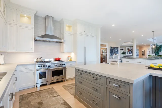 $8,995,000 | 135 Cliff Drive, Narragansett, RI 02882