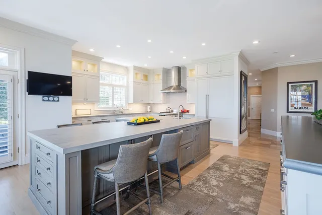 $8,995,000 | 135 Cliff Drive, Narragansett, RI 02882