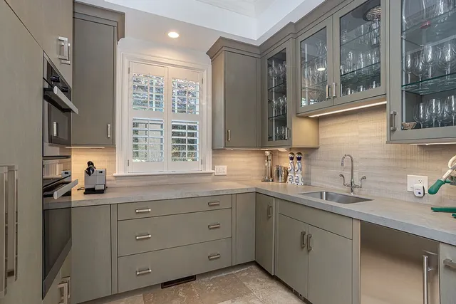 $8,995,000 | 135 Cliff Drive, Narragansett, RI 02882