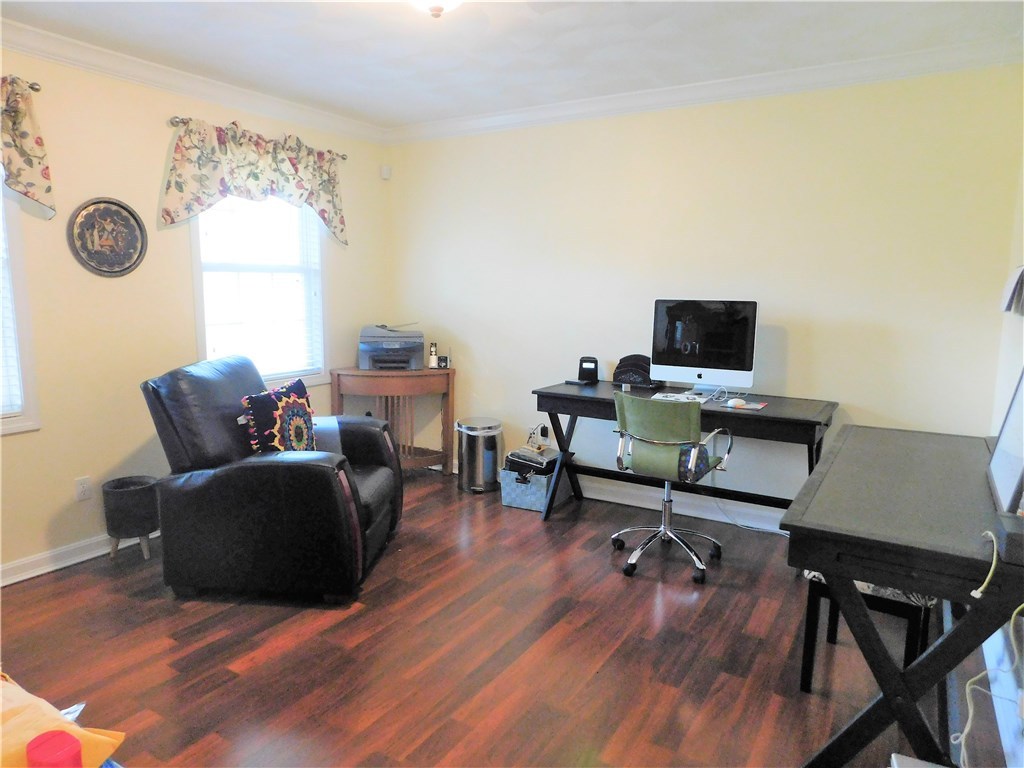 75 Sachem Road Narragansett, RI 02882 - Photo 16 of 37 First floor Den / Study