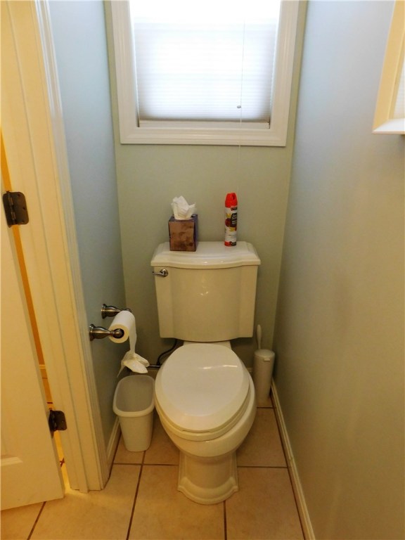 75 Sachem Road Narragansett, RI 02882 - Photo 18 of 37 First floor 1/2 bath