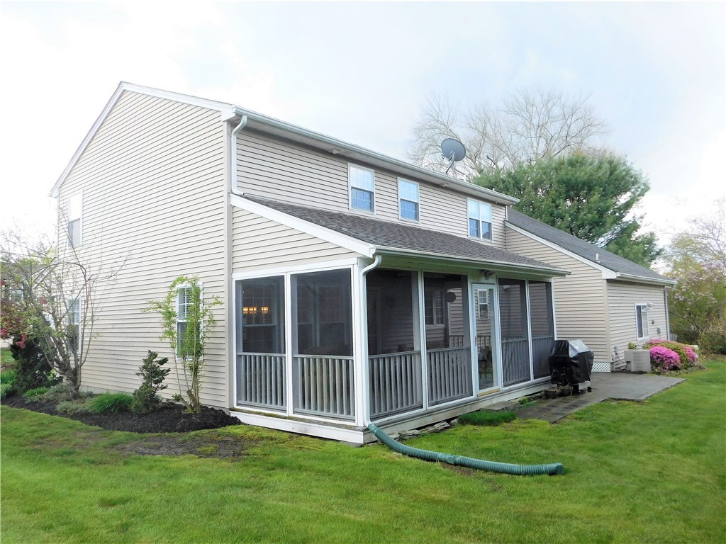 75 Sachem Road Narragansett, RI 02882 - Photo 4 of 37