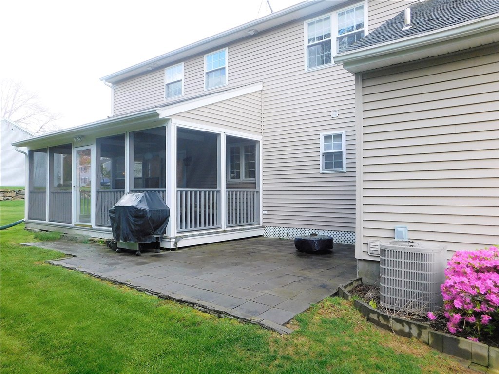 75 Sachem Road Narragansett, RI 02882 - Photo 5 of 37