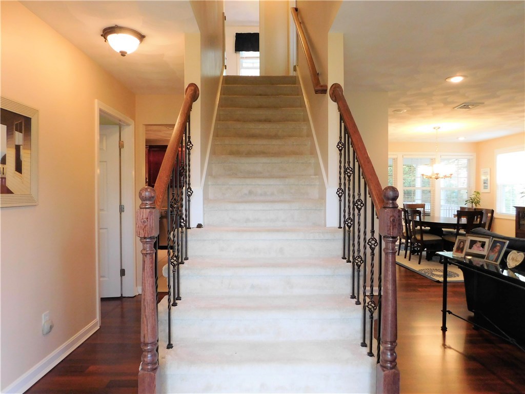 75 Sachem Road Narragansett, RI 02882 - Photo 8 of 37
