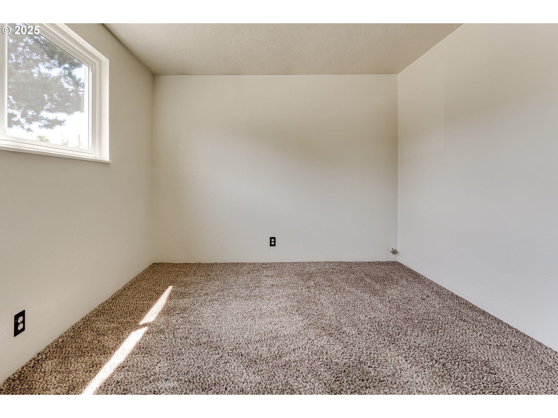 786-788 West Quinalt Street Springfield, OR 97477 - Photo 21 of 26 Bedroom