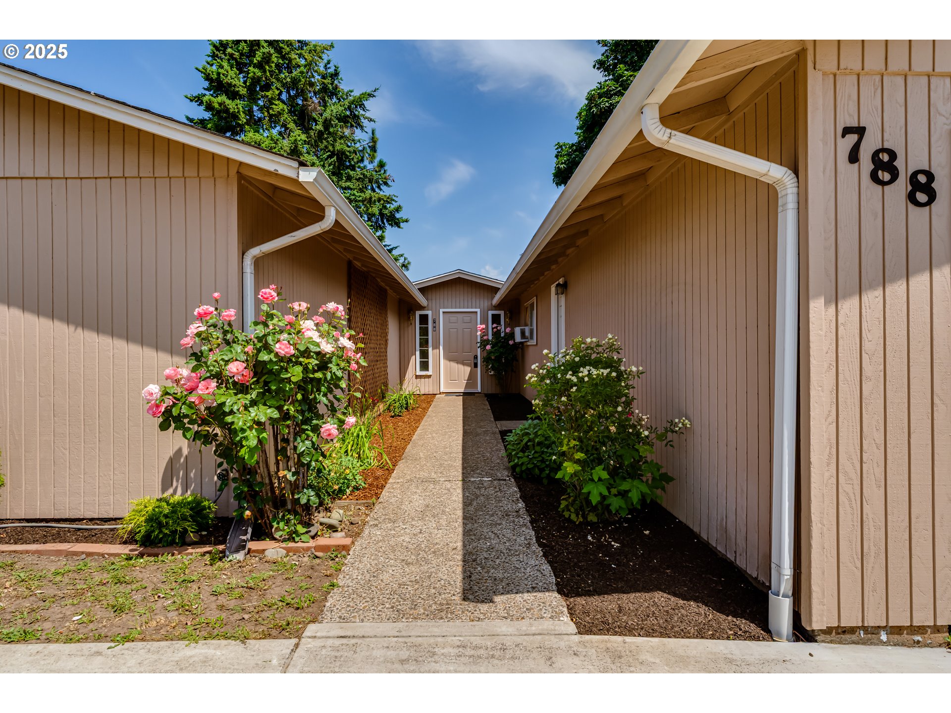 786-788 West Quinalt Street Springfield, OR 97477 - Photo 3 of 26