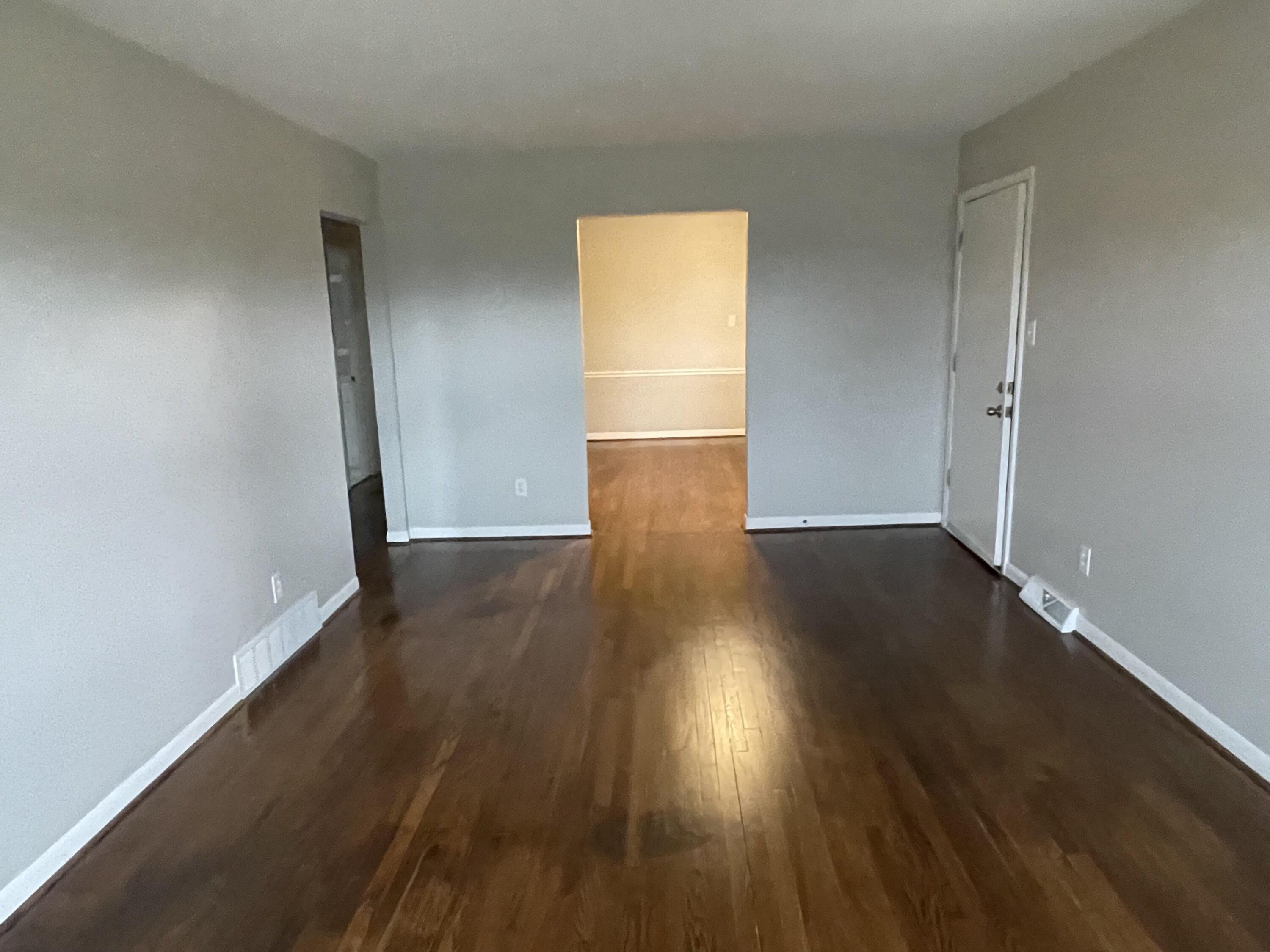 534 Radcliffe Road Lexington, KY 40505 - Photo 5 of 32 living room