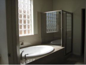 1185 Rusty Nail Road Prescott Valley, AZ 86314 - Photo 3 of 12 a bathroom with a bathtub and shower