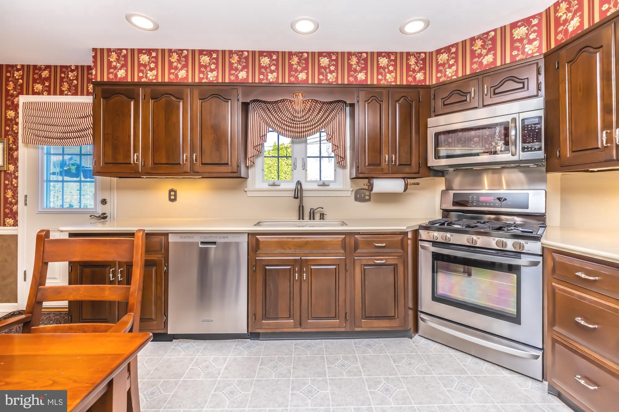 2517 Garth Road Wilmington, DE 19810 - Photo 3 of 29