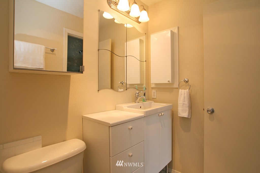 833 Southwest Sunset Boulevard, Unit H41 Renton, WA 98057 - Photo 8 of 15
