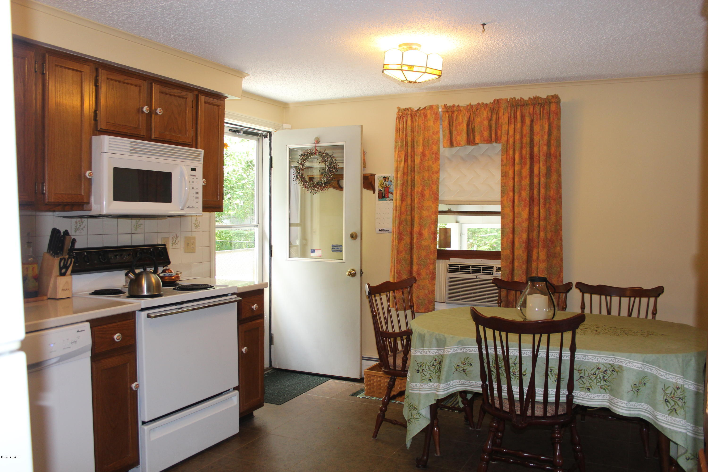 105 Cadwell Road, Unit 105 Pittsfield, MA 01201 - Photo 7 of 23 Bright & Inviting Kitchen