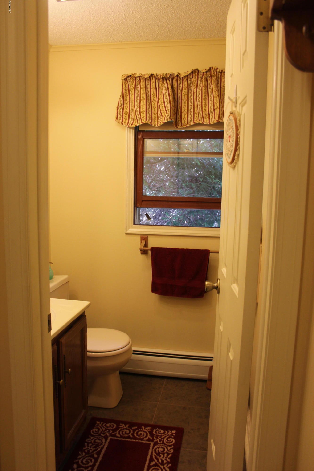 105 Cadwell Road, Unit 105 Pittsfield, MA 01201 - Photo 8 of 23 Convenient 1st Floor half bath